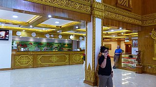 Lobby des Su Tan Sine Palace Hotels in Bagan - Zentral-Myanmar: Essen & Schlafen